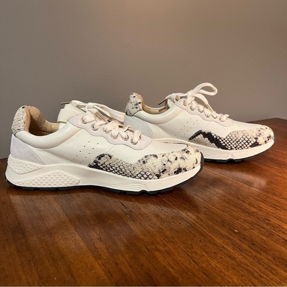 Joie sneakers women’s size 9.5. New without tags. - Picture 1 of 11